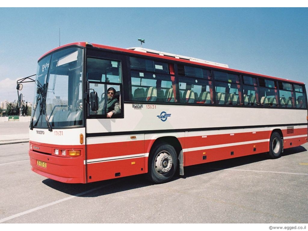 אוטובוס הוולוו B10B הראשון שהגיע לאגד