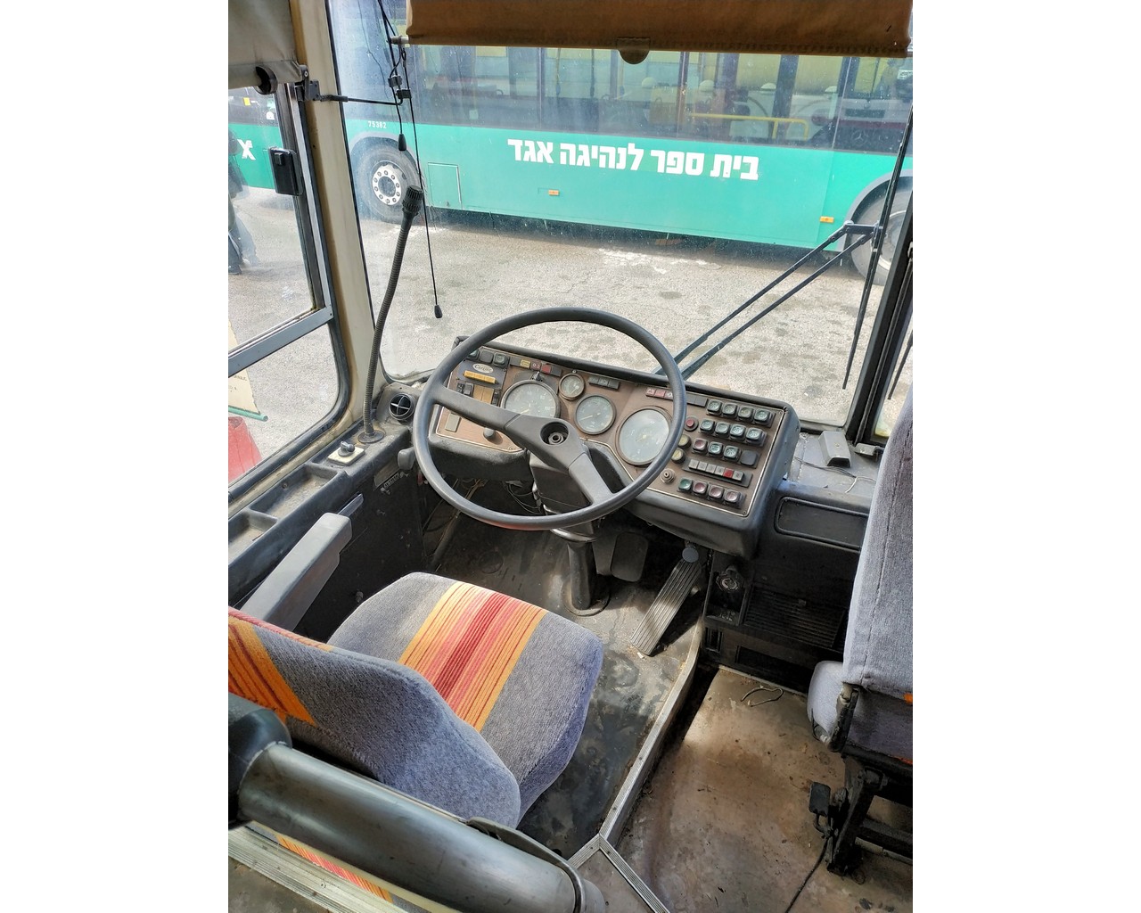 "יציאת מצרים" של קו 100 - "ואתם תצאו ברכוש גדול..."