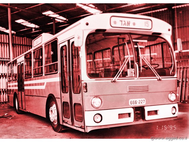 כניסת דגמי המרצדס הראשונים לאגד