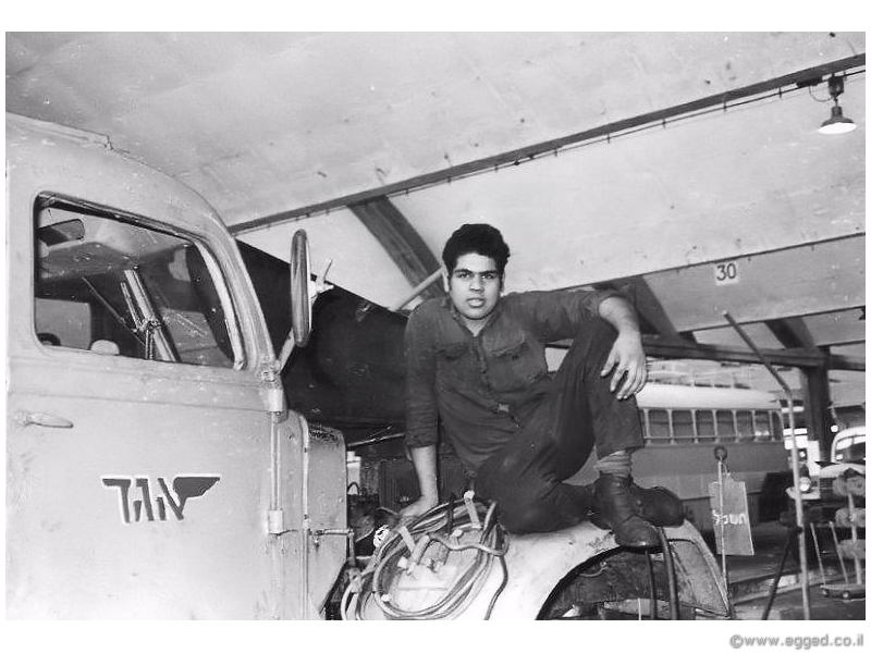 אני כבר מתגעגע למוסך עיר גנים שבו גדלתי ובו התחלתי את דרכי באגד