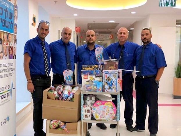 סניף מלחה יזם חלוקת שי לילדים חולי סרטן