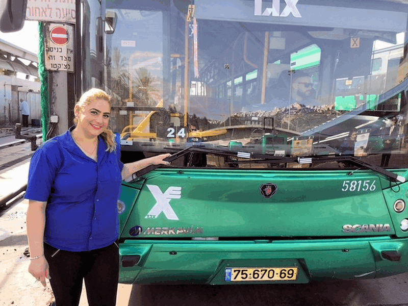 "הצפוניות" שאוחזות בהגה האוטובוס